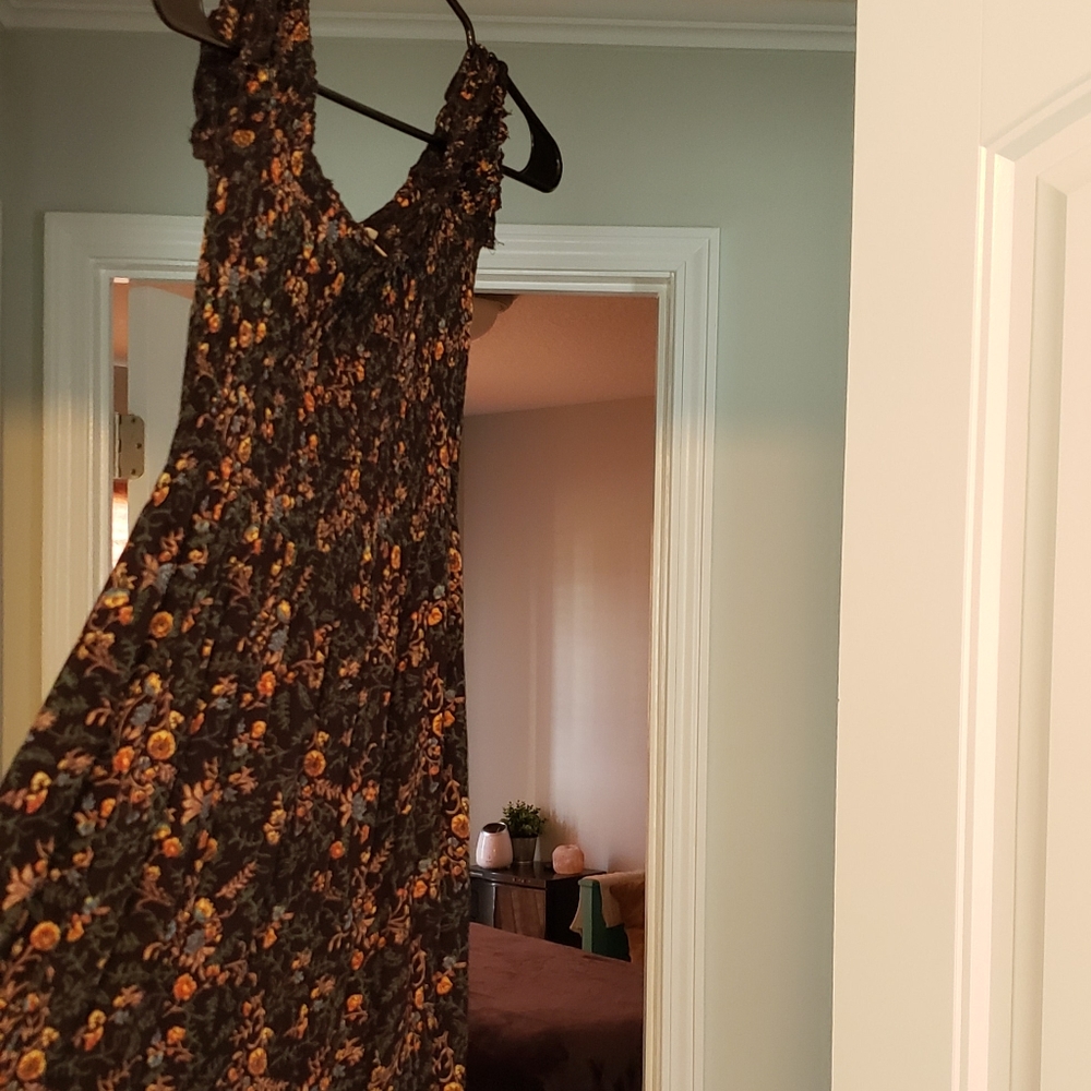 Dress - Picture 4 of 4